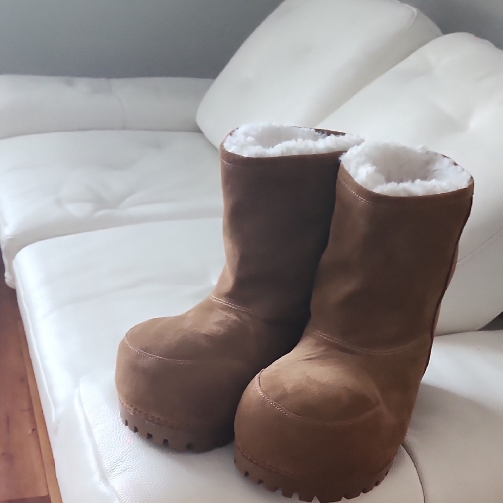 Balenciaga Brown Winter Boots with Plush Lining and Oversized Shape